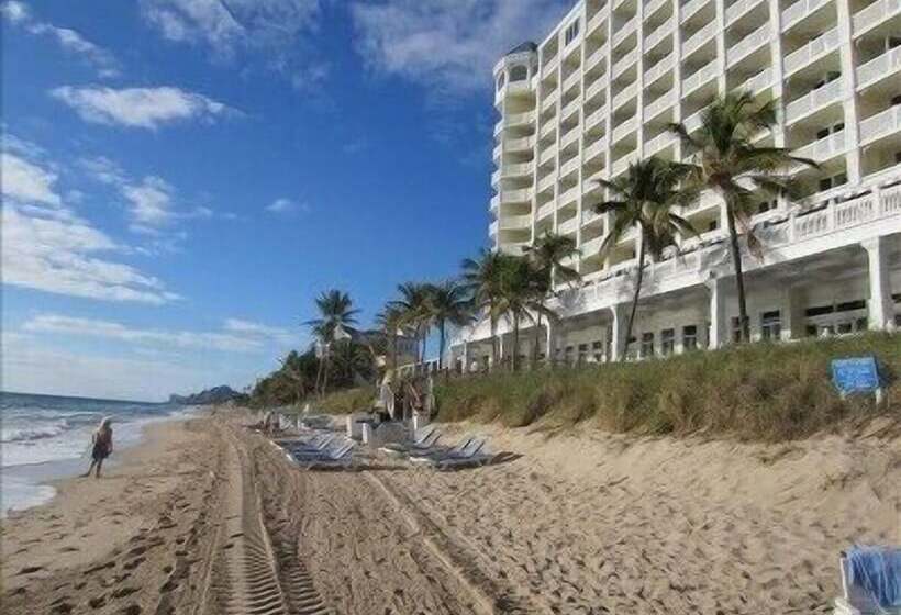 Pelican Grand Beach Resort, A Noble House Resort