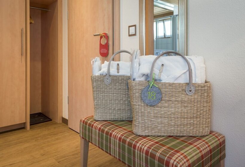 Отель Alpenresort Eienwäldli Engelberg