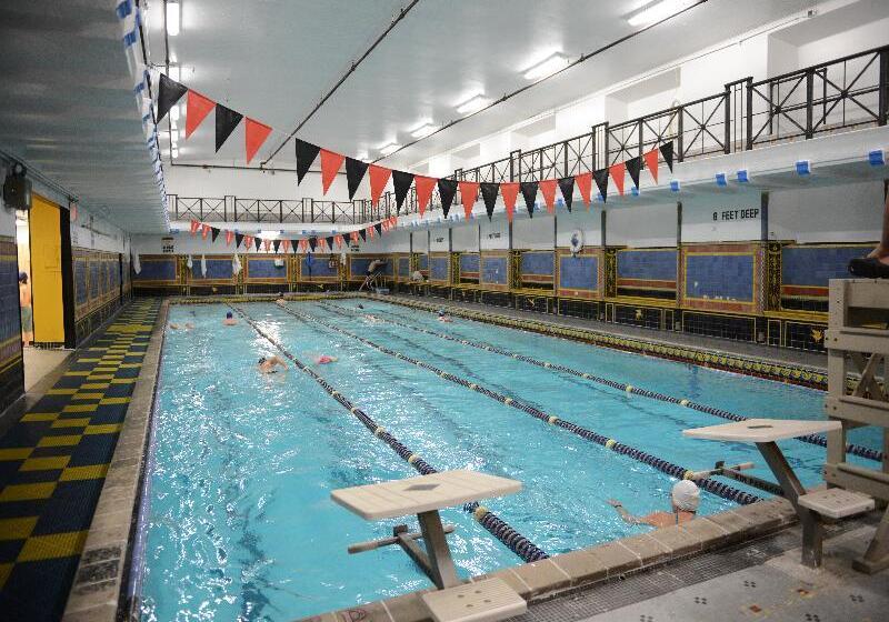 مسافرخانه West Side Ymca