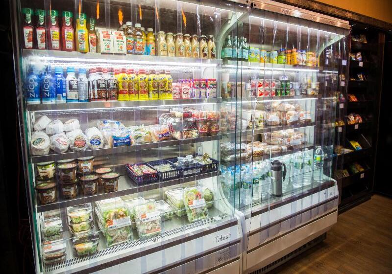 مسافرخانه West Side Ymca