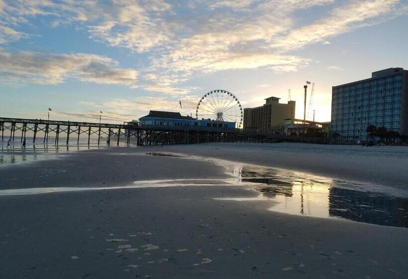 Yachtsman Oceanfront Resort