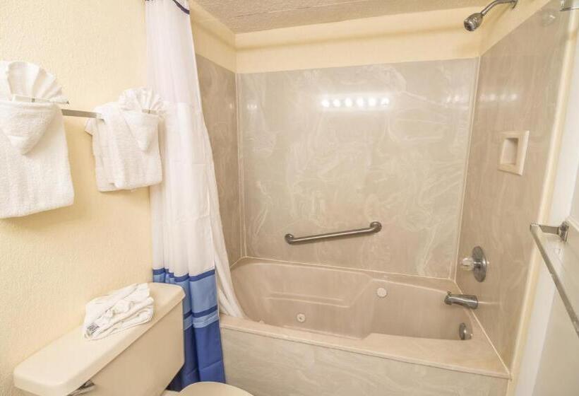 Yachtsman Oceanfront Resort