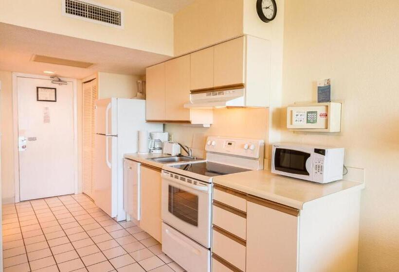 Yachtsman Oceanfront Resort