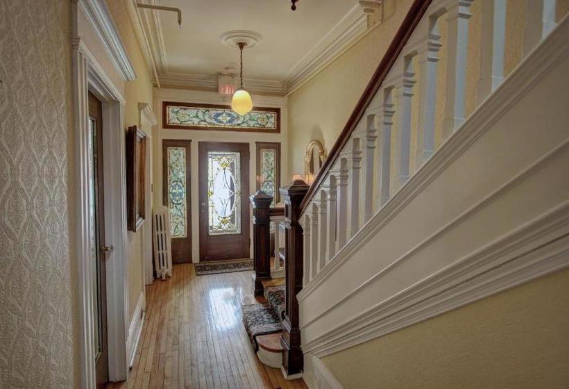 مبيت وإفطار Banberry House Heritage Inn