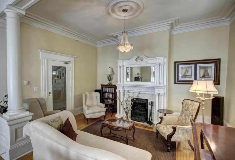 مبيت وإفطار Banberry House Heritage Inn