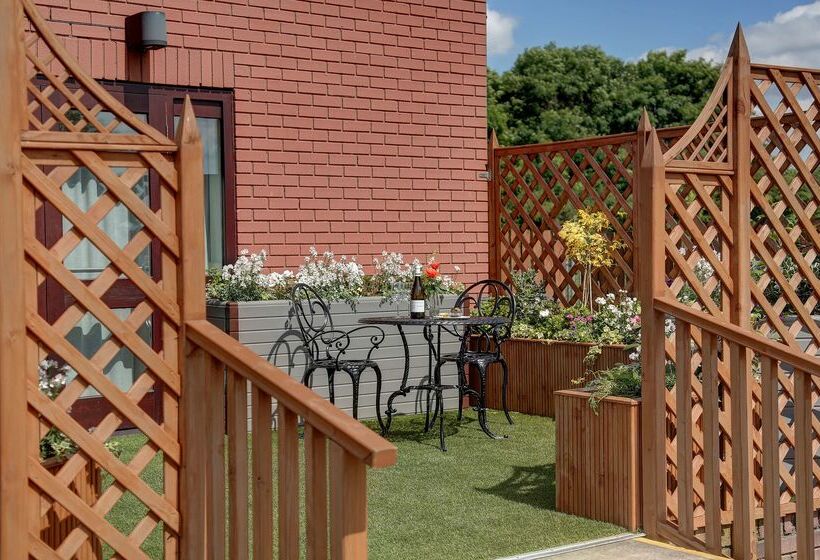 Best Western Plus Milford Hotel