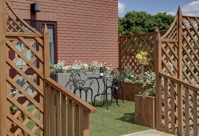 Best Western Plus Milford Hotel