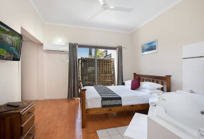 Cairns City Sheridan Motel