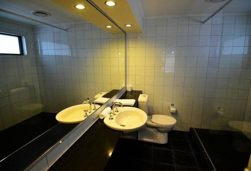 Caledonian Hotel Motel