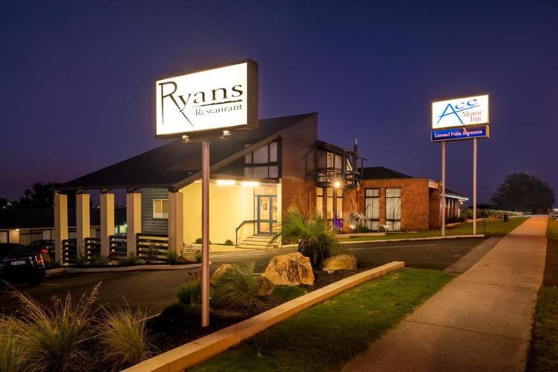 هتل Mandala Ace Albany