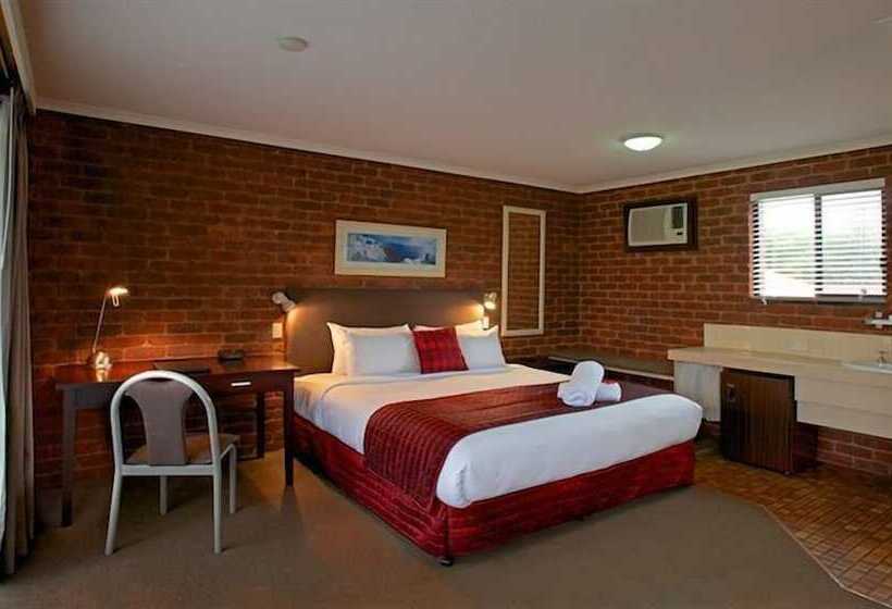 בית מלון כפרי Admiral Motor Inn