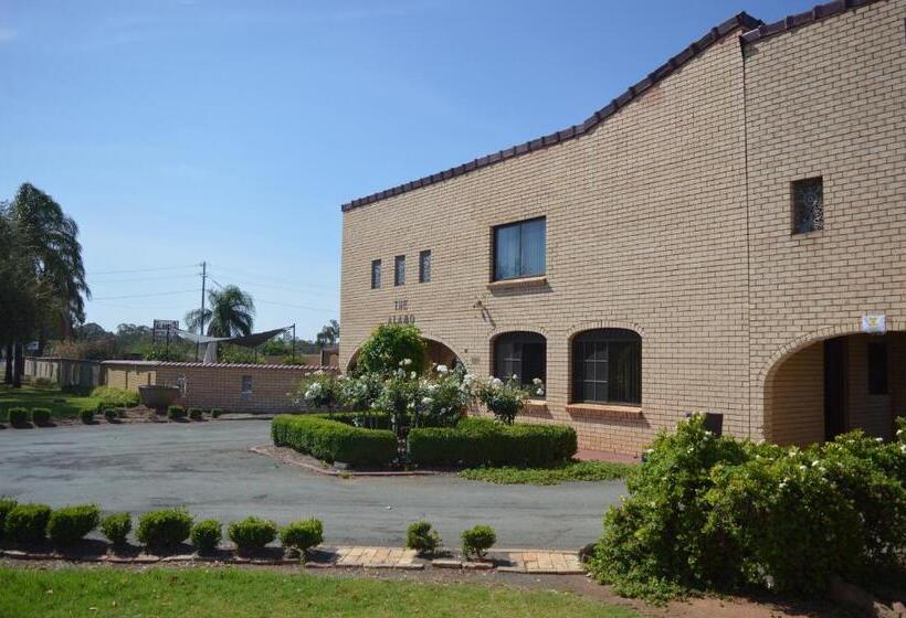 בית מלון כפרי Alamo Motor Inn