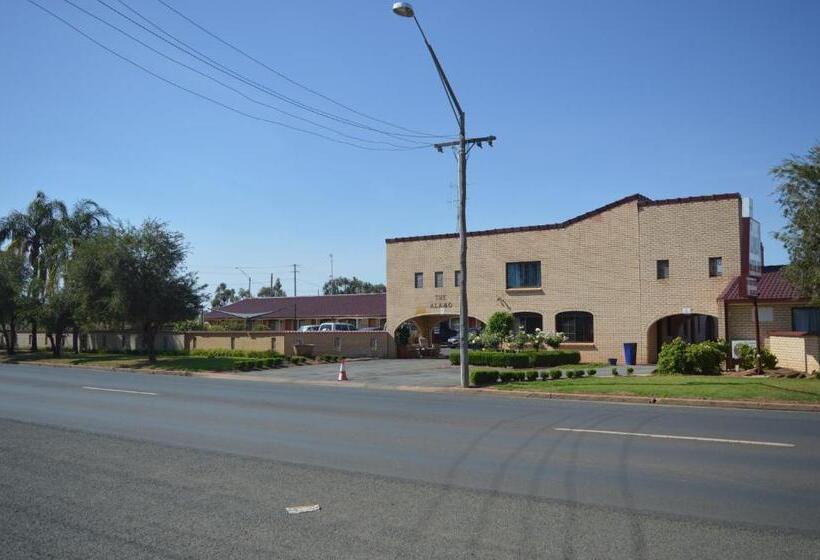 בית מלון כפרי Alamo Motor Inn