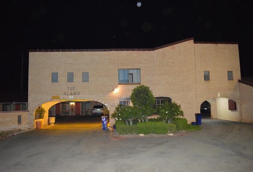 בית מלון כפרי Alamo Motor Inn