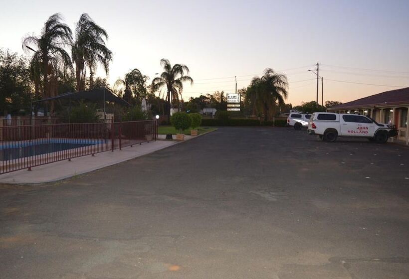 בית מלון כפרי Alamo Motor Inn