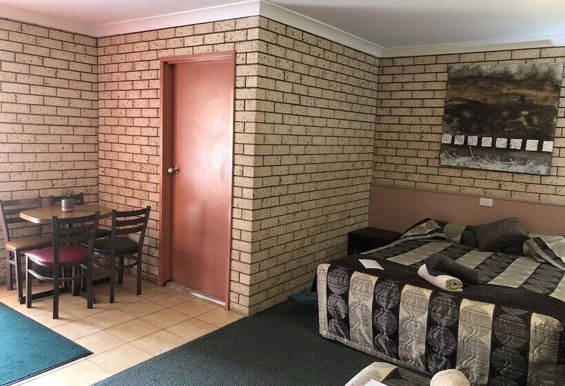 בית מלון כפרי Alamo Motor Inn