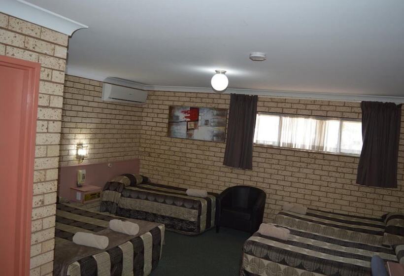 בית מלון כפרי Alamo Motor Inn