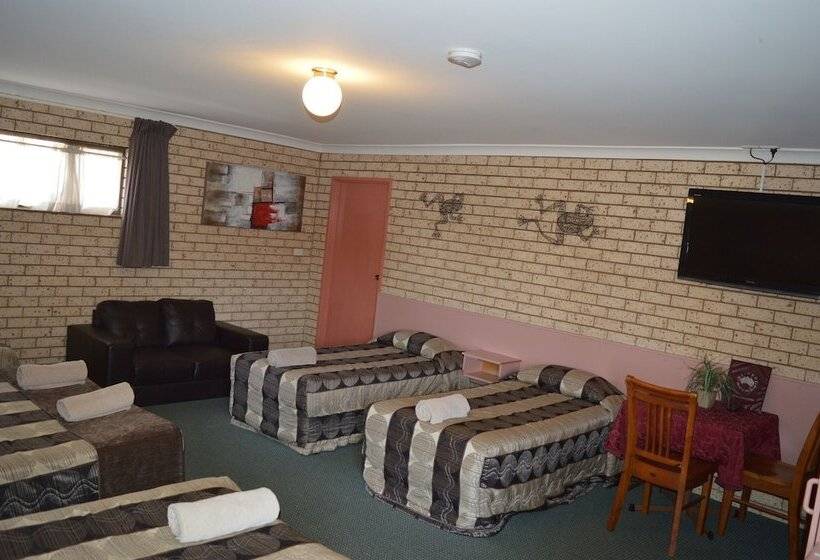 בית מלון כפרי Alamo Motor Inn