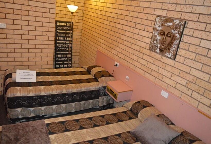 בית מלון כפרי Alamo Motor Inn