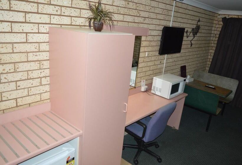 בית מלון כפרי Alamo Motor Inn