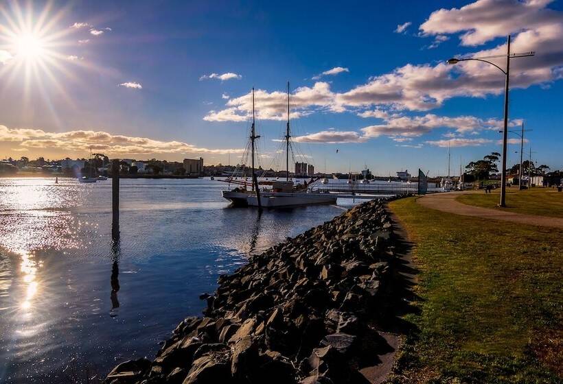 فندق Argosy Motor Inn