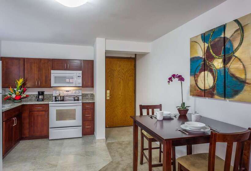 فندق Aston At The Executive Centre