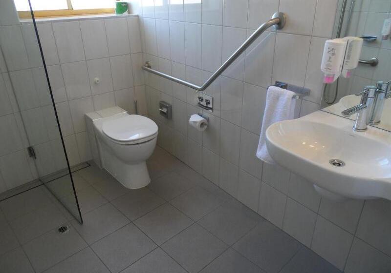 בית מלון כפרי Atlantic Tower Motor Inn