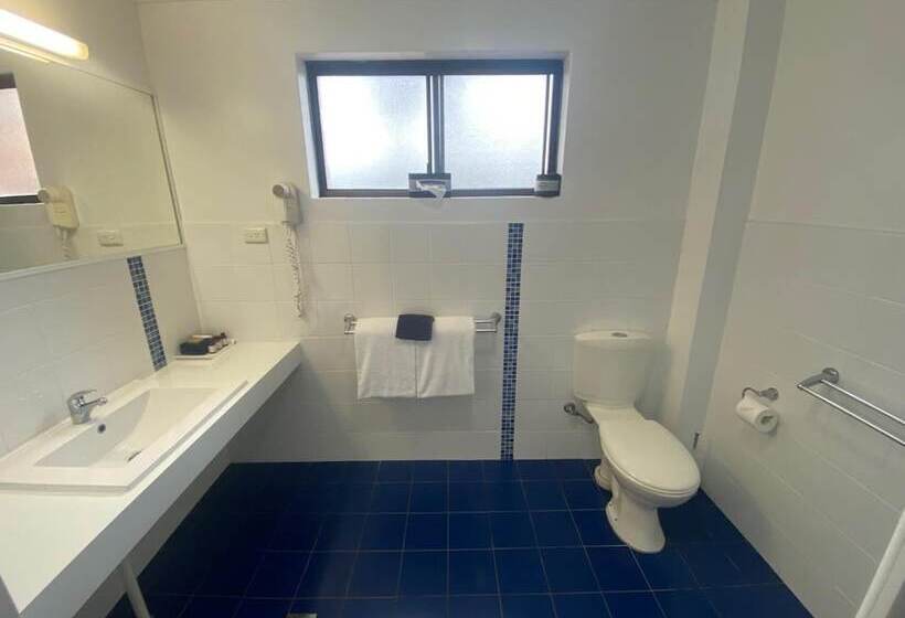 בית מלון כפרי Avaleen Lodge Motor Inn