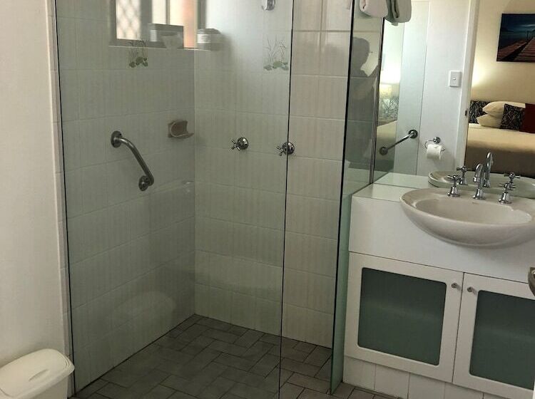 בית מלון כפרי Avaleen Lodge Motor Inn