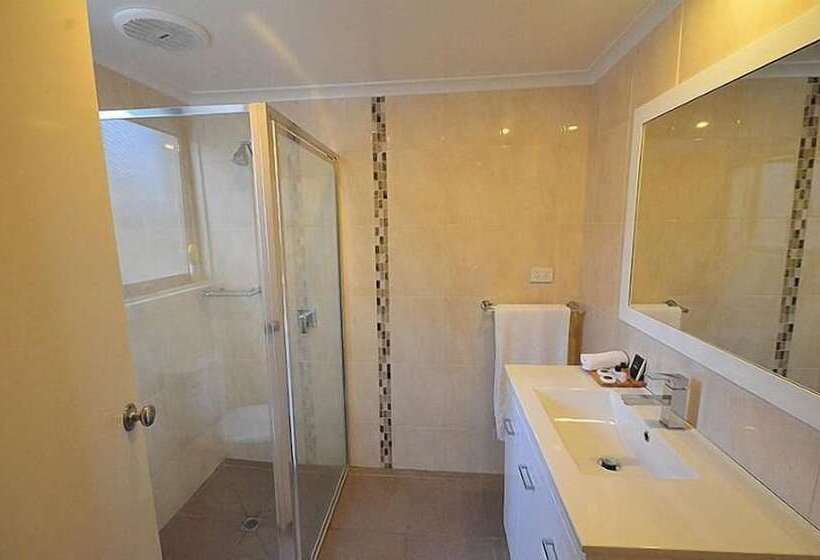 בית מלון כפרי Avondel Motor Inn