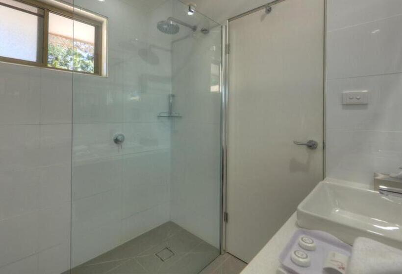 فندق Barrass's John Bright Motor Inn