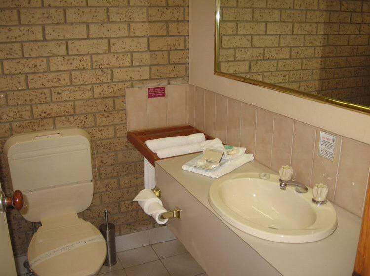 هتل Barrass's John Bright Motor Inn