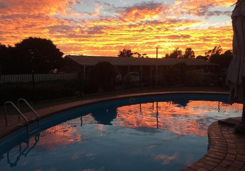 فندق Begonia City Motor Inn