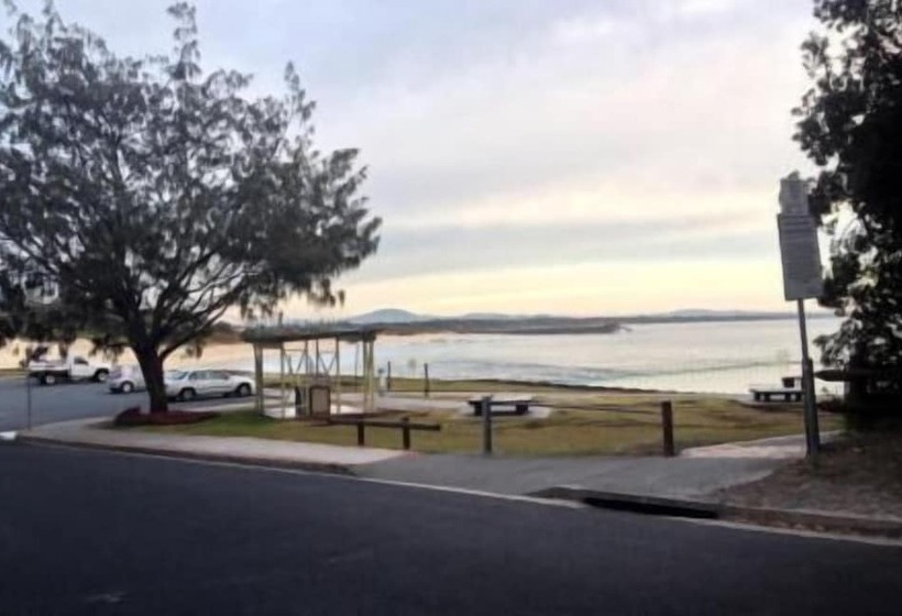 בית מלון כפרי Bella Villa Motor Inn