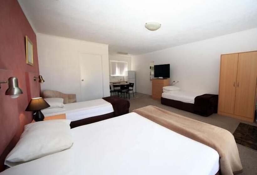 בית מלון כפרי Bella Villa Motor Inn