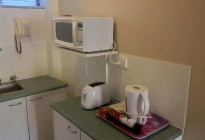 בית מלון כפרי Bella Villa Motor Inn