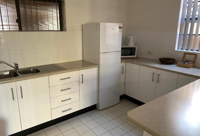 בית מלון כפרי Bella Villa Motor Inn