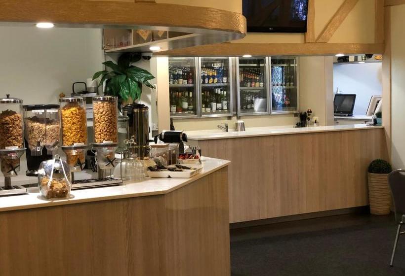 בית מלון כפרי Best Western Balmoral Motor Inn
