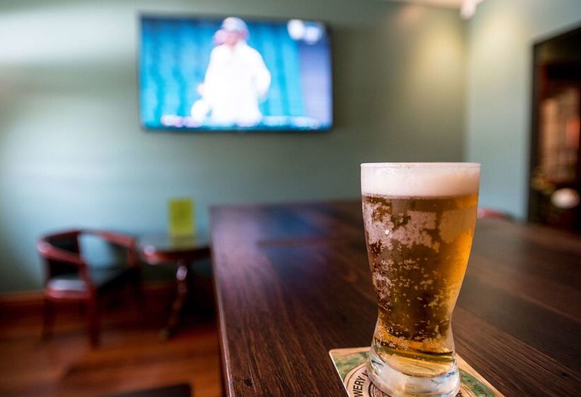 هتل Best Western Plus All Settlers Motor Inn