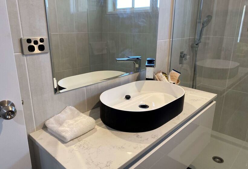 هتل Best Western Plus All Settlers Motor Inn