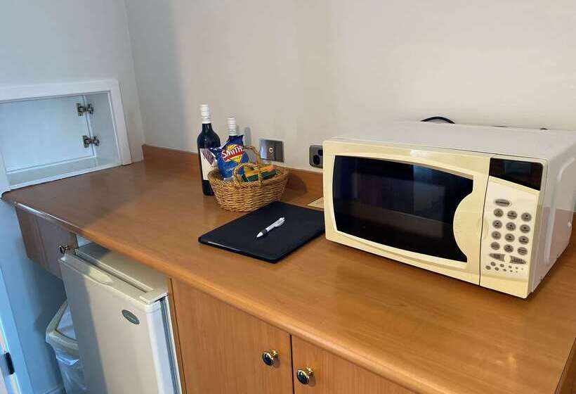 هتل Best Western Plus All Settlers Motor Inn