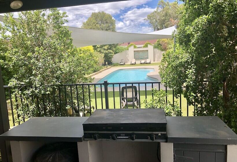 هتل Best Western Plus All Settlers Motor Inn