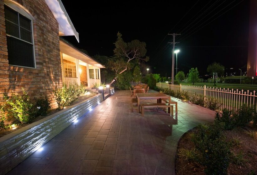 هتل Best Western Plus All Settlers Motor Inn