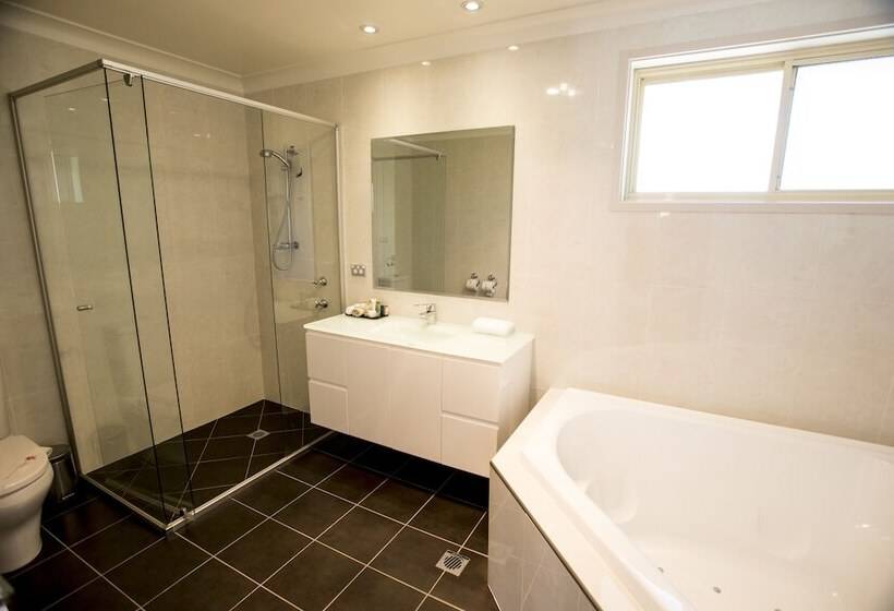 هتل Best Western Plus All Settlers Motor Inn