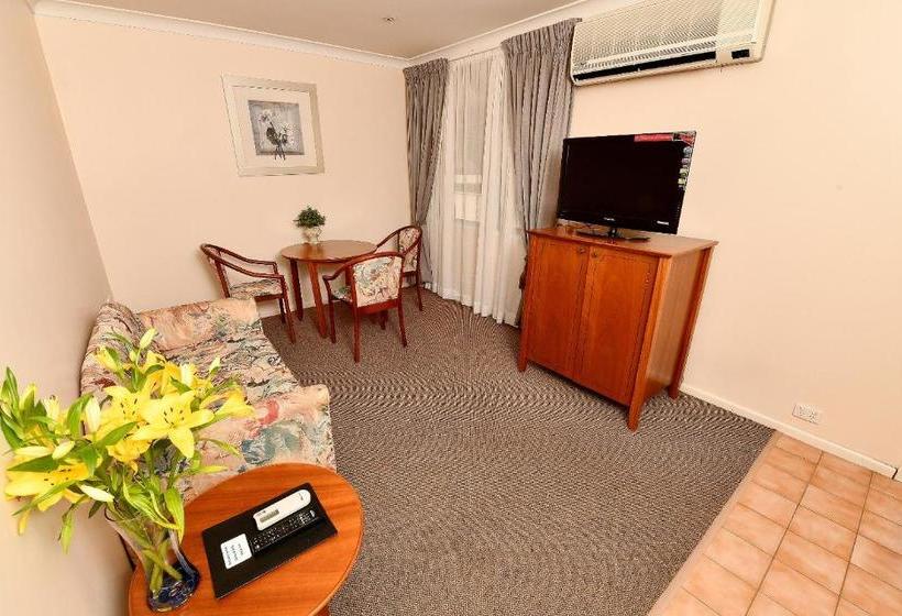 בית מלון כפרי Burke And Wills Motor Inn