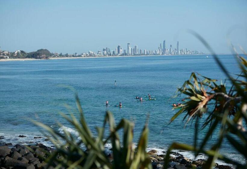 فندق Burleigh Beach Tower