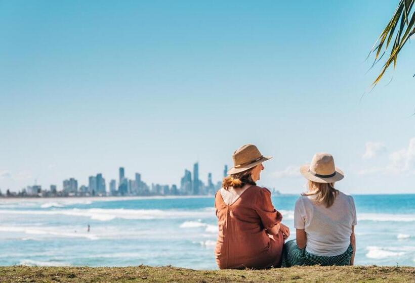 فندق Burleigh Beach Tower