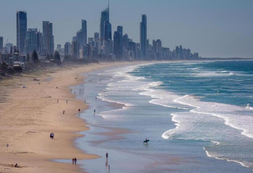 هتل Burleigh Beach Tower