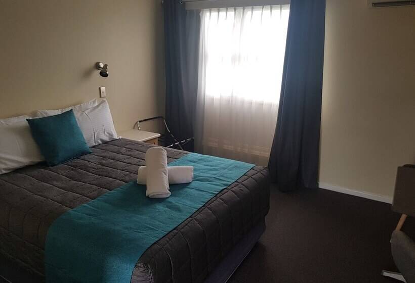 فندق Caravilla Motor Inn