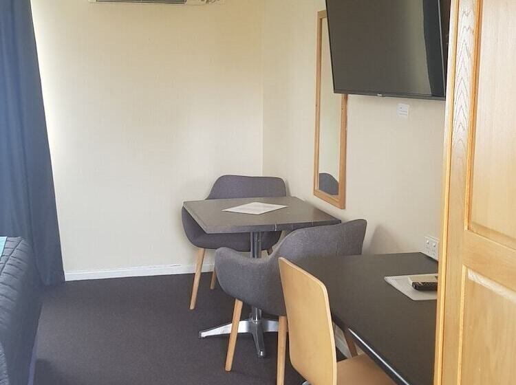 فندق Caravilla Motor Inn